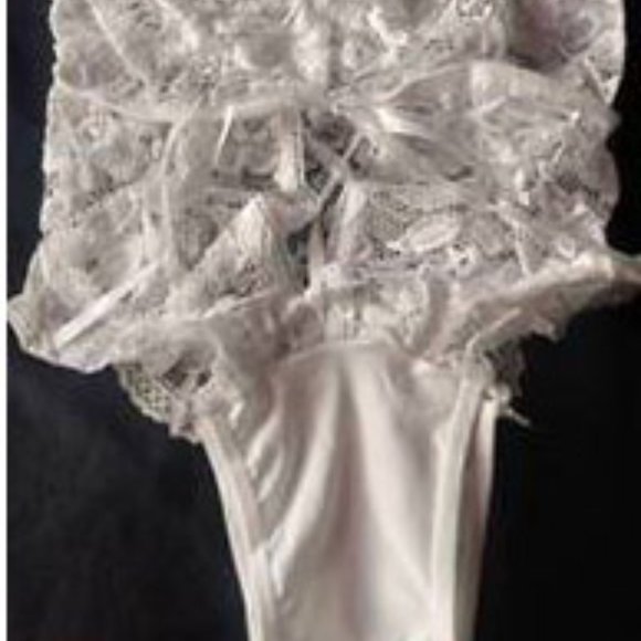 White Lace Body Hugger Comfort Panty With Crisscross Satin Ribbon - Picture 4 of 5